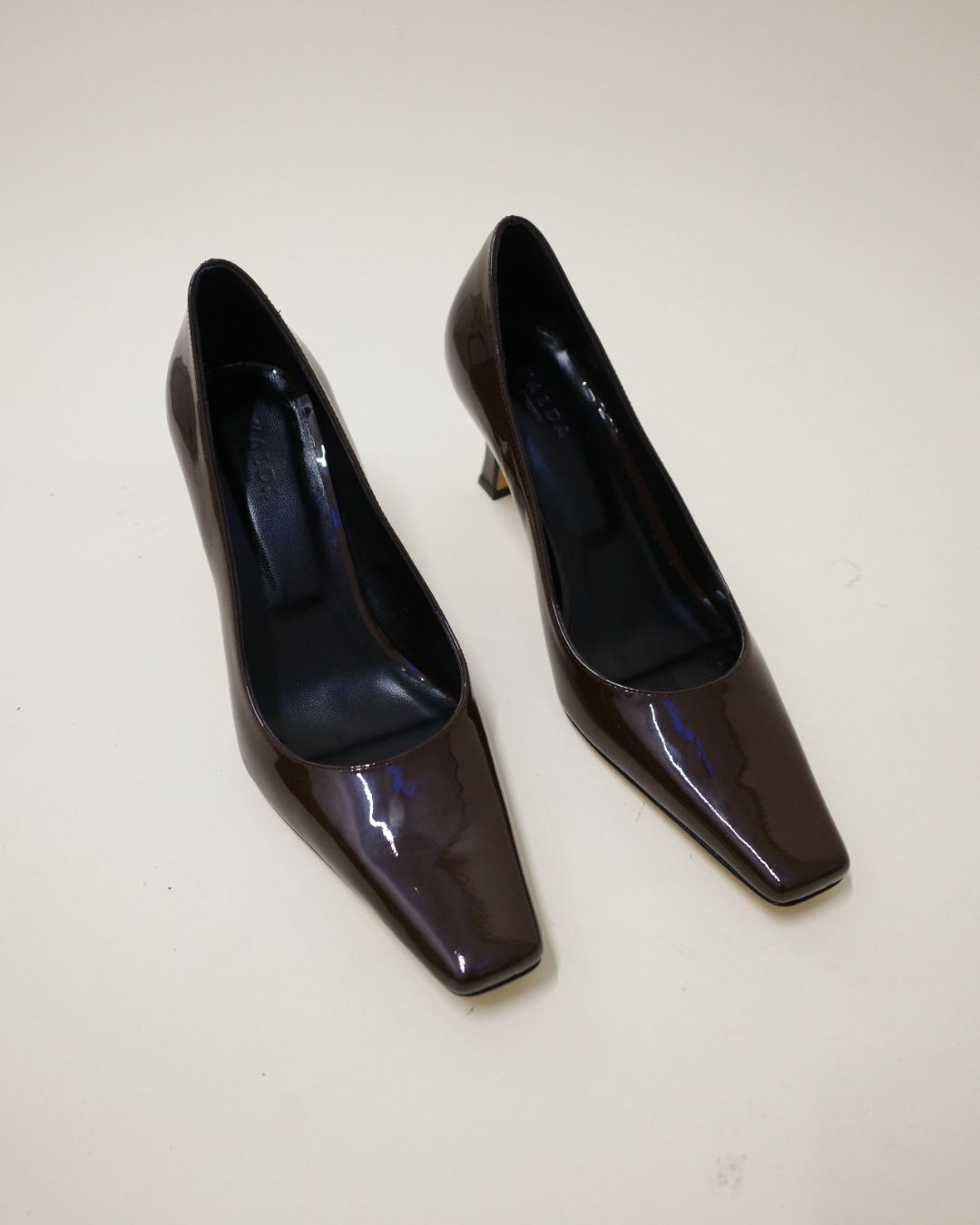 KALDA brown patent leather heels