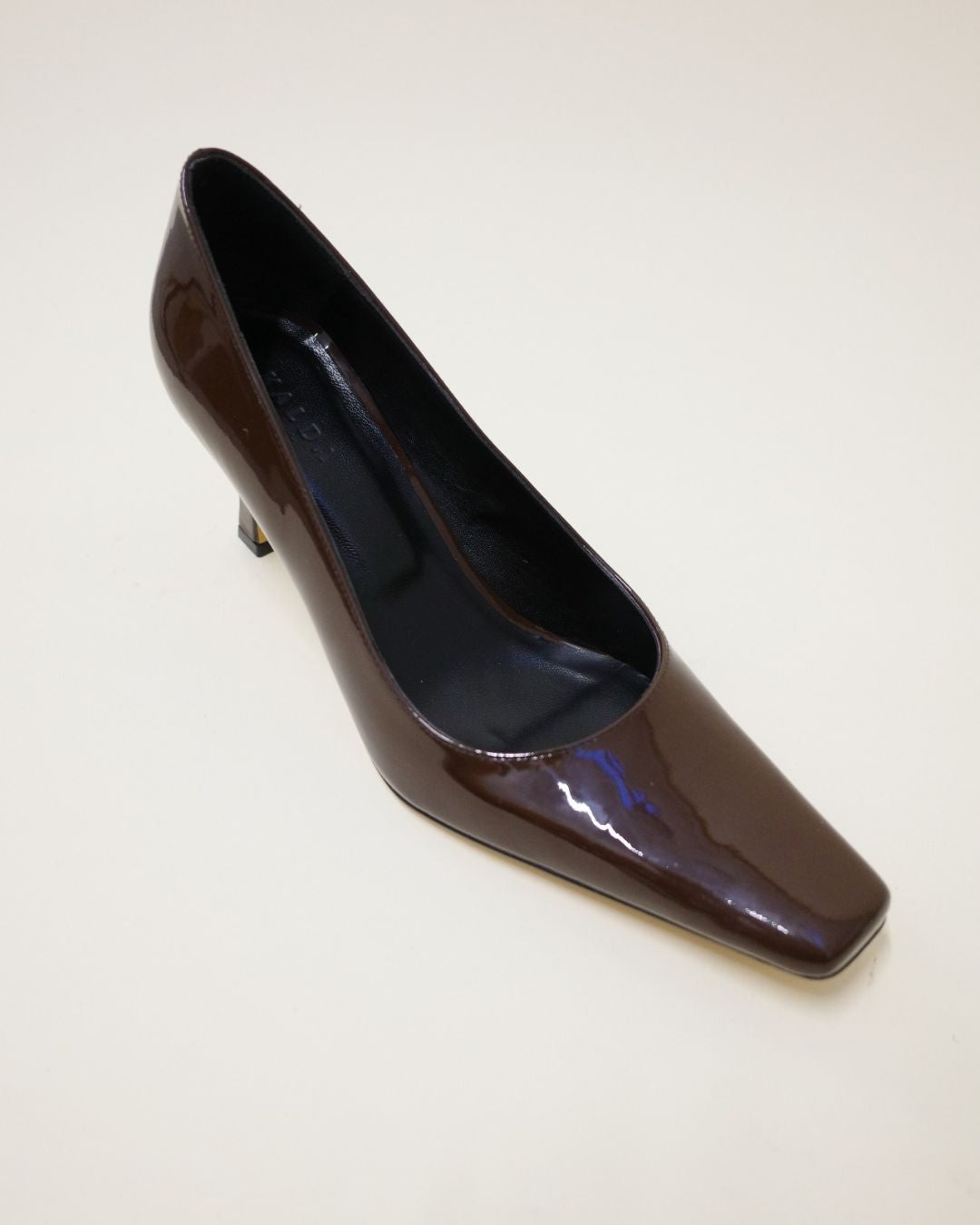KALDA brown patent leather pump