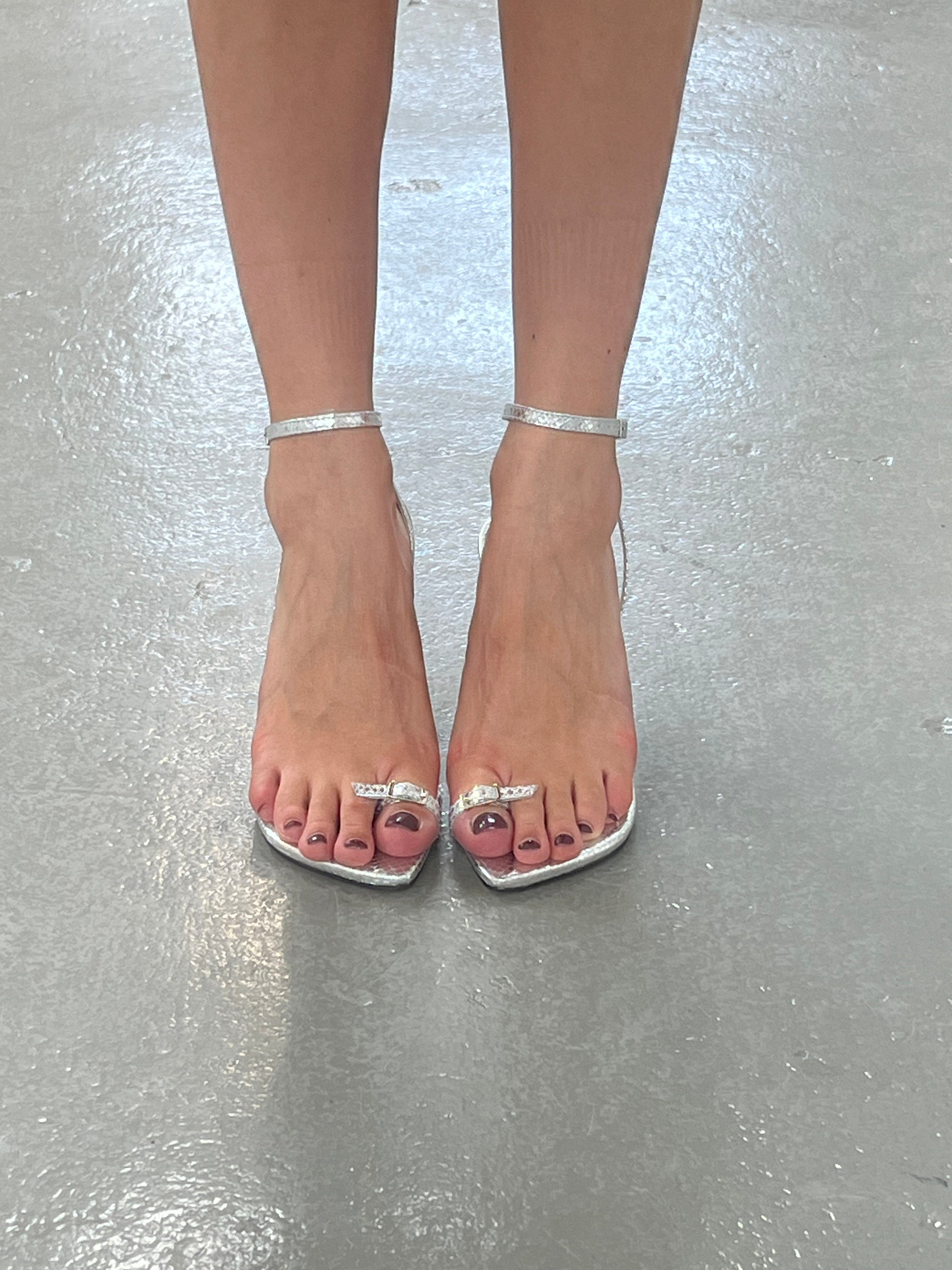 NUDA SANDAL / silver snake