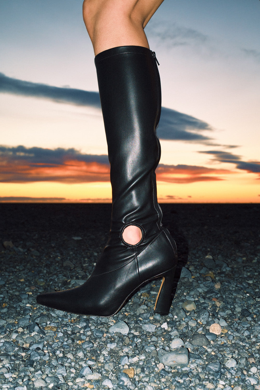 FORY KNEE BOOT - Pre order