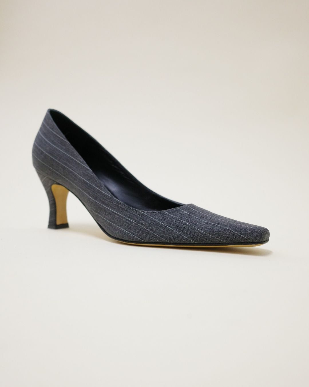 KALDA Gray pinstripe shoe on a white background side view