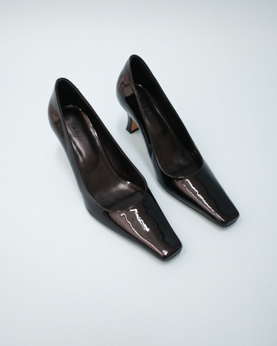 DAIA / black patent