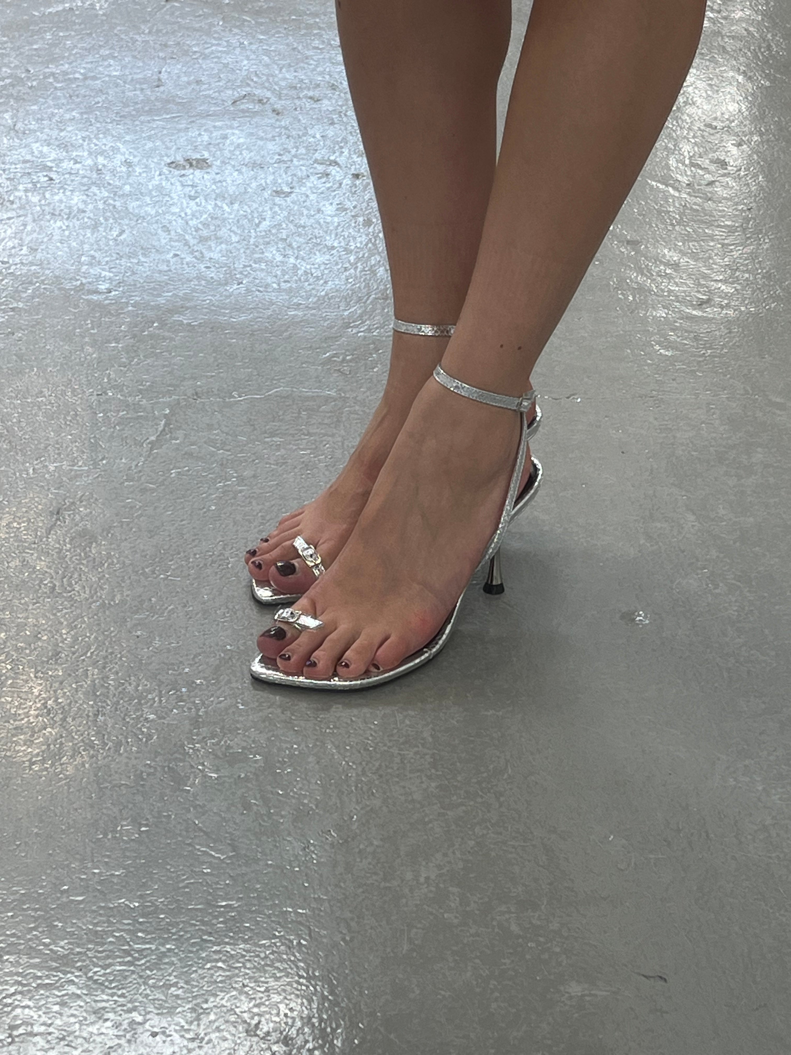 NUDA SANDAL / silver snake